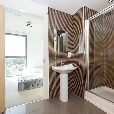 Apartment 2 Bedroom Coop Live Etihad Stadium Pass The Keys Manchester