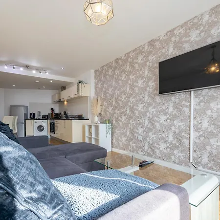 Apartment 2 Bedroom Coop Live Etihad Stadium Pass The Keys *