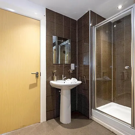 2 Bedroom Coop Live Etihad Stadium Pass The Keys Apartment Manchester