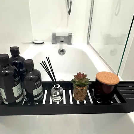 別荘 House - Sleeps 7 - Parking - Garden - Near Stn *