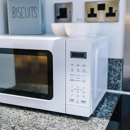 Sleeps 8, Duplex Apartment, Pool Table, Balcony X2, Long Term Disc, Perfect For Groups Appartamento *