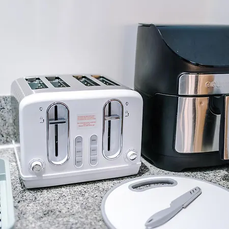 アパート Sleeps 8, Duplex Apartment, Pool Table, Balcony X2, Long Term Disc, Perfect For Groups