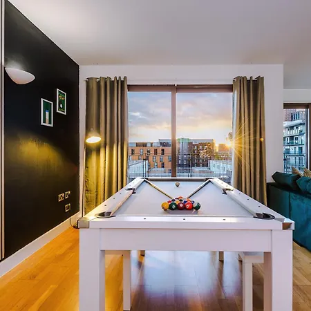 Sleeps 8, Duplex Apartment, Pool Table, Balcony X2, Long Term Disc, Perfect For Groups Apartman *