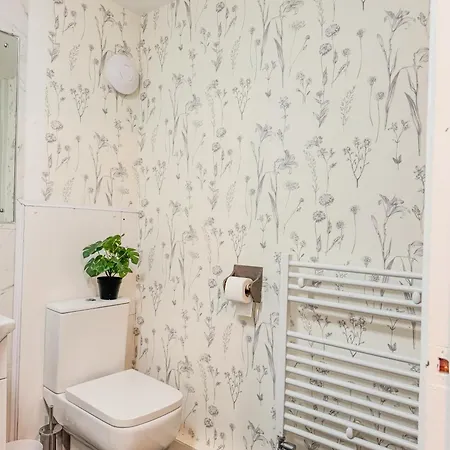 Admtts Living Apartment Manchester