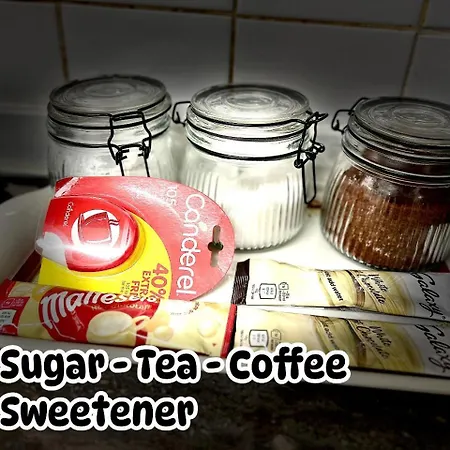 Break - 1 Big Bedroom Sleeps 3 Manchester