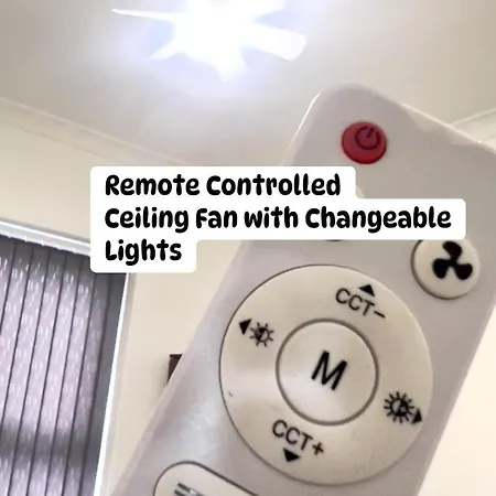 Manchester City Break - 1 Big Bedroom Sleeps 3 Holiday home Manchester