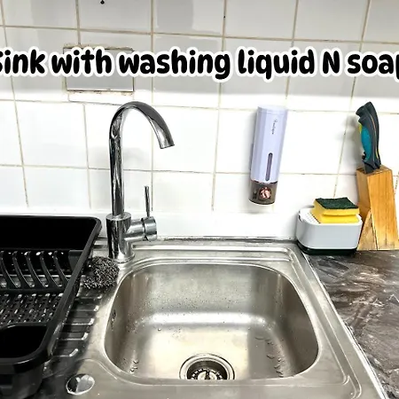 Break - 1 Big Bedroom Sleeps 3 Manchester