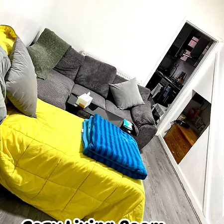 Mcrshared House-big Bedroom Sleeps 3 Mánchester