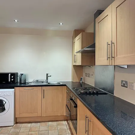 Spacious 2 Bedroom In Chorlton W Free Parking * Manchester