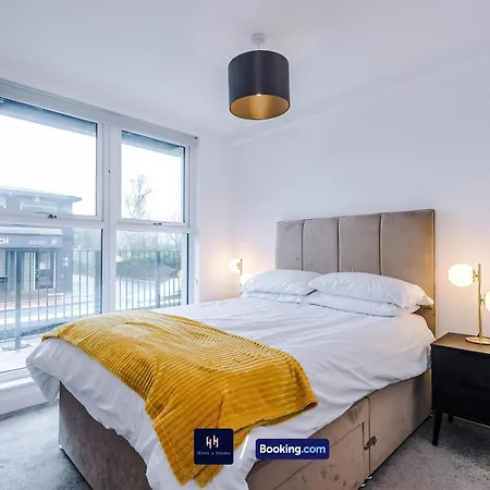 アパート Modern 2 Bed With Balcony By Host A マンチェスター
