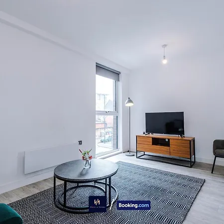 アパート Modern 2 Bed With Balcony By Host A マンチェスター