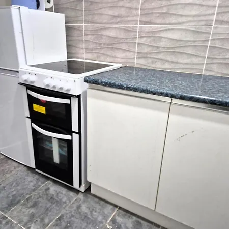 Apartment Affordably Elegant Close To Coop Live, Etihad Stadium And Centre