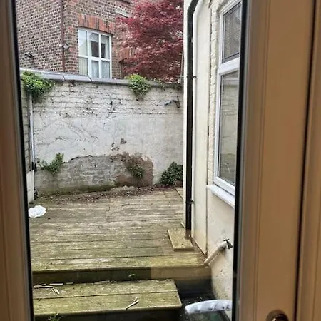 4-bed Retreat - Free Parking & Wifi Holiday home