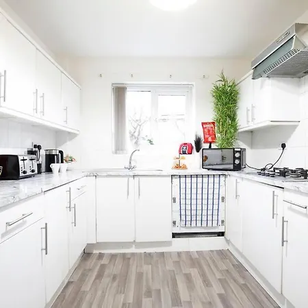 Apartmán Stunning 4-bedroom Didsbury Manchester