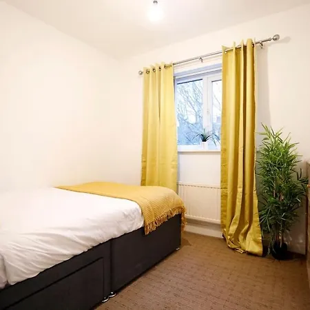 Stunning 4-bedroom Didsbury Apartmán *