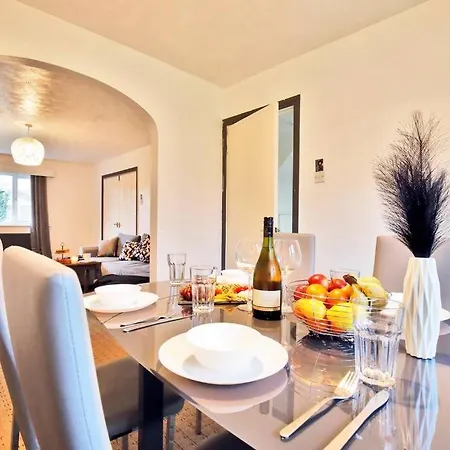 아파트 Stunning 4-bedroom Didsbury 맨체스터
