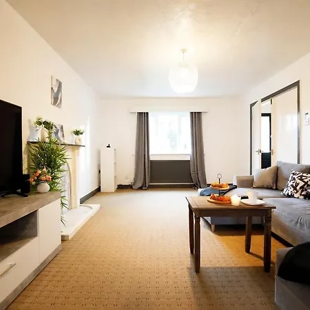 아파트 Stunning 4-bedroom Didsbury