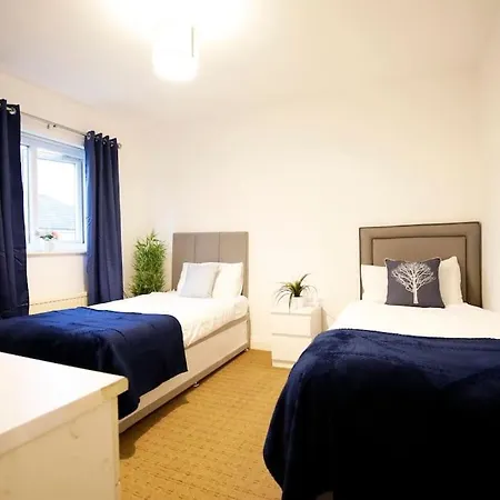 Apartmán Stunning 4-bedroom Didsbury *