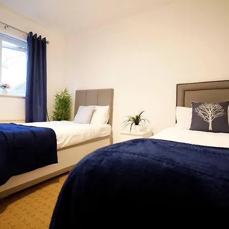Stunning 4-bedroom Didsbury 아파트 맨체스터