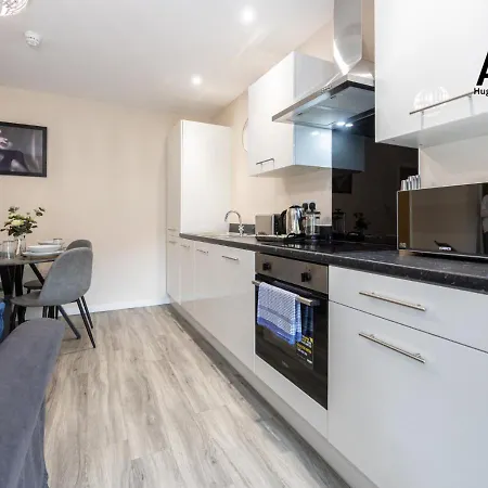 Apartment Elegant One-Bedroom Apartment In Salford - Perfect For Short Stays By Av Hughes Properties *