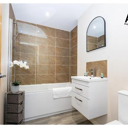 Elegant One-Bedroom Apartment In Salford - Perfect For Short Stays By Av Hughes Properties Apartment Manchester