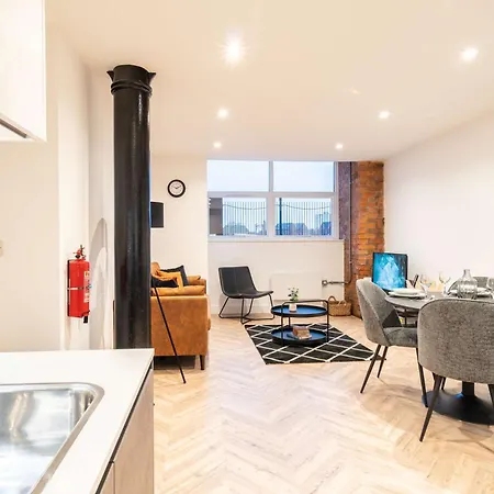 Modern 2 Bed Close To Etihad Apartment