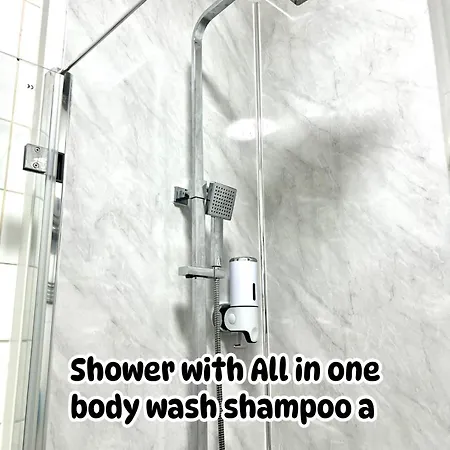 Cosy - Fresh New Master Bedroom Sleeps 3 Guests - 3 Adults Pensión Mánchester