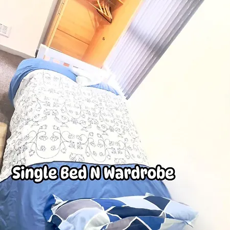 ゲストハウス Manchester City Cosy Stay - Fresh New Master Bedroom Sleeps 3 Guests - 3 Adults