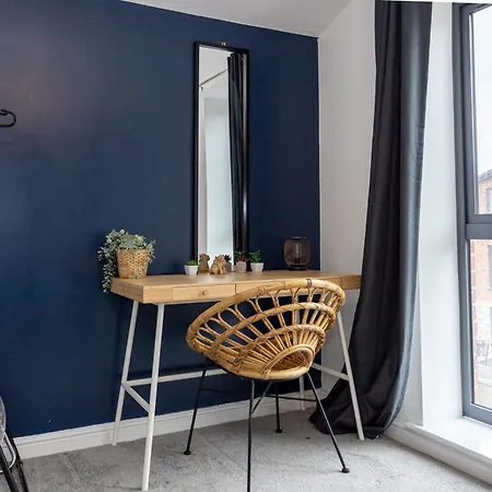 Contractors, 5 Bed, Sleeps 9, Free Parking & Wifi Hébergement de vacances Manchester