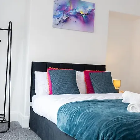 Bright & Modern 3 Bedroom Old Trafford Manchester