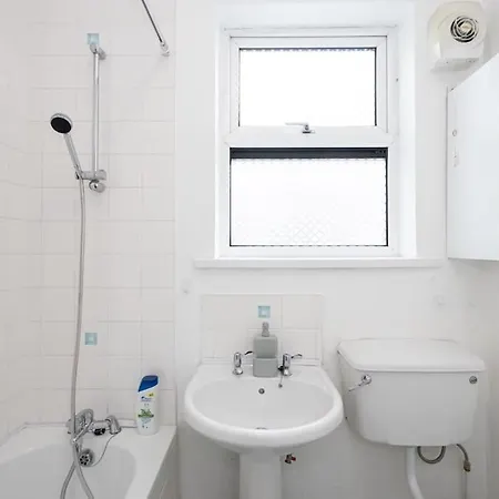 Bright & Modern 3 Bedroom Old Trafford