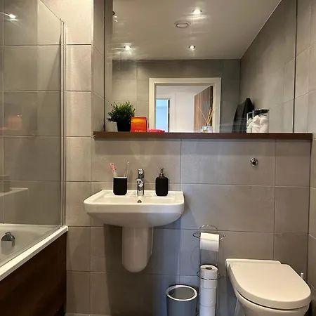 Unisuperhost Manchester