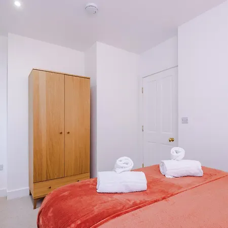 Vila Stylish 3-bed - Roof Terrace & Parking *