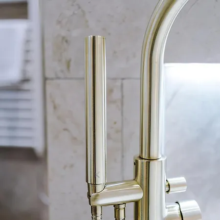 Vila King Street Collection