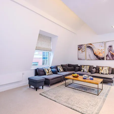 Vila Stylish 3-bed - Roof Terrace & Parking Manchester