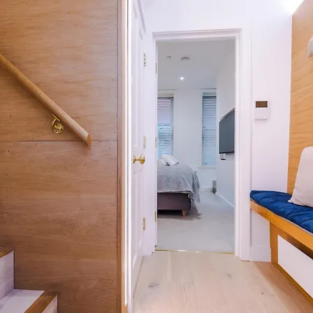 Stylish 3-bed - Roof Terrace & Parking * Manchester