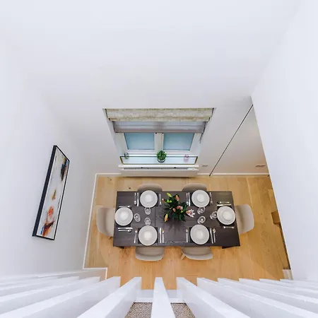 Villa Stylish 3-bed - Roof Terrace & Parking