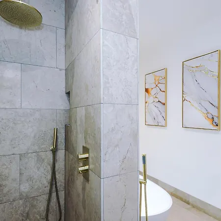 Stylish 3-bed - Roof Terrace & Parking Vila Manchester