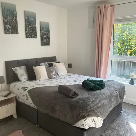 Flat In Greater * Manchester