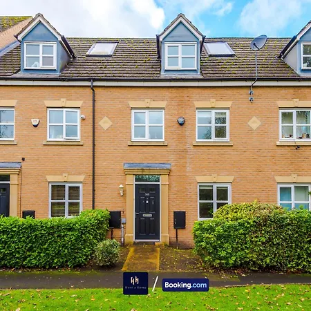 Large 3 Bed House Sleeps 7 By Host A Manchester