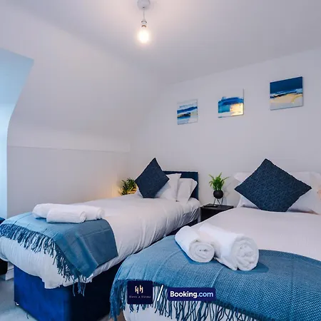 Semesterbostad Large 3 Bed House Sleeps 7 By Host A *