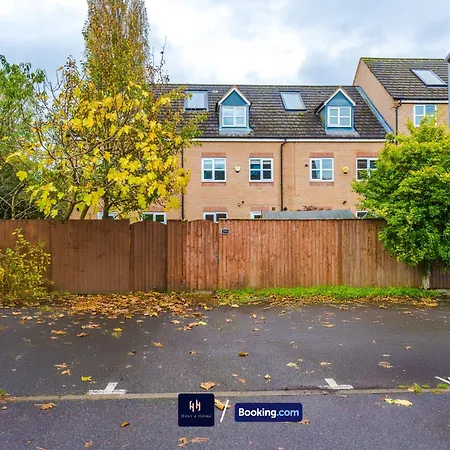 Large 3 Bed House Sleeps 7 By Host A * Manchester