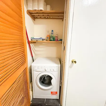 Apartment Admtts Living