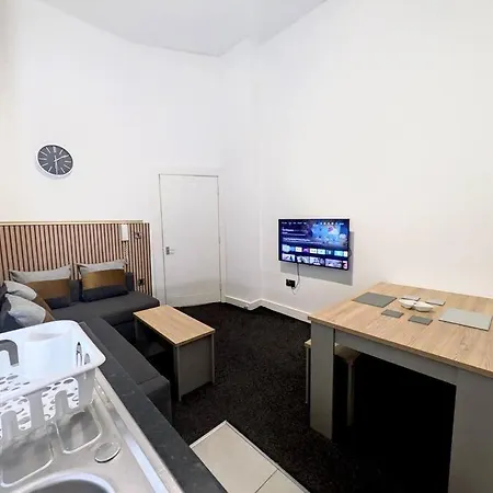 Apartmán Homely 2 Bedroom Getaway - Free Parking, Transit Links, Close To Stadiums *