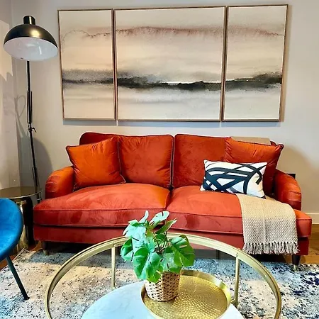 Apartment Stunning Centre Duplex With Free Parking