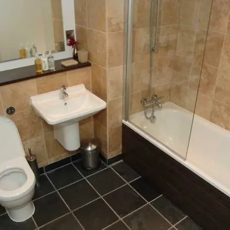 Premier Salford Quays מנצ'סטר