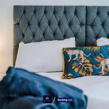 Old 516 Listing * Manchester