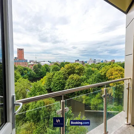 Modern 1 Bed With Balcony By Host A Apartment Manchester
