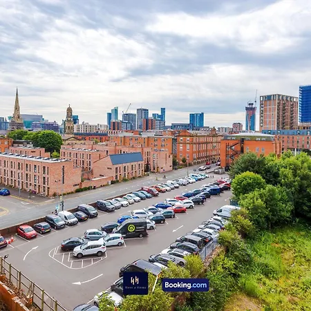Modern 1 Bed With Balcony By Host A * Manchester