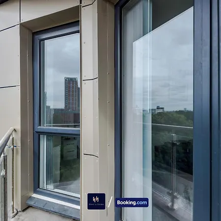 Modern 1 Bed With Balcony By Host A Apartment